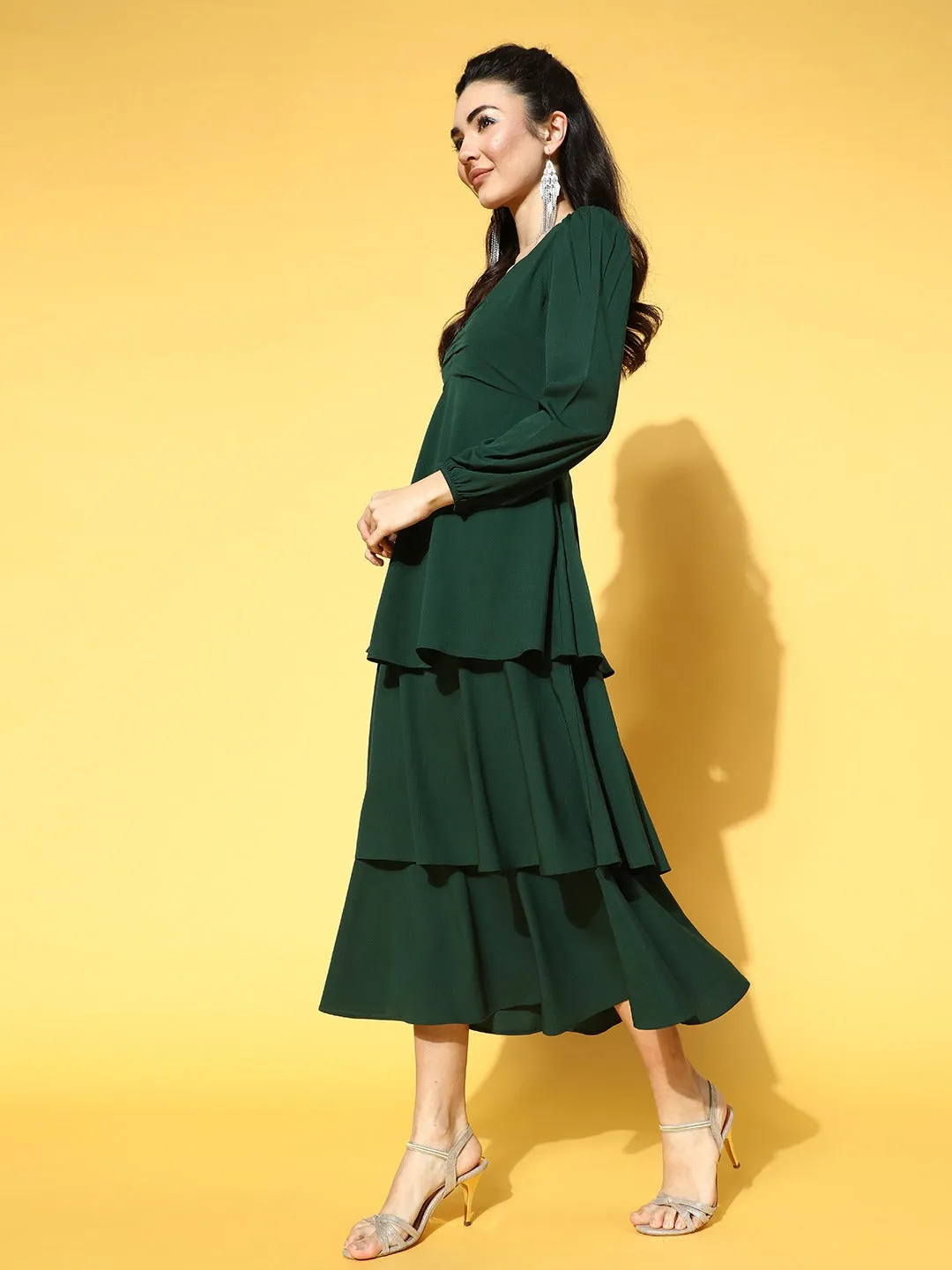 Berrylush Women Solid Green Sweetheart Neck Puff Sleeve Flounce Tiered A-Line Maxi Dress