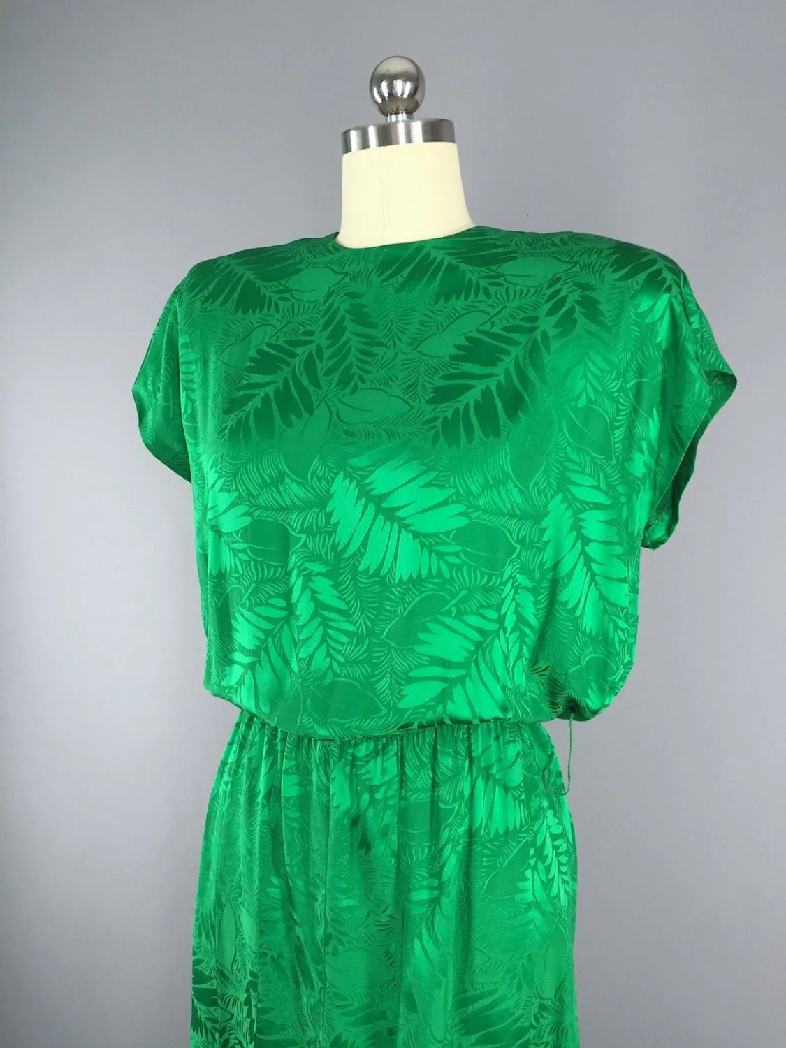 Vintage 1980s Day Dress / Shamrock Green Silk